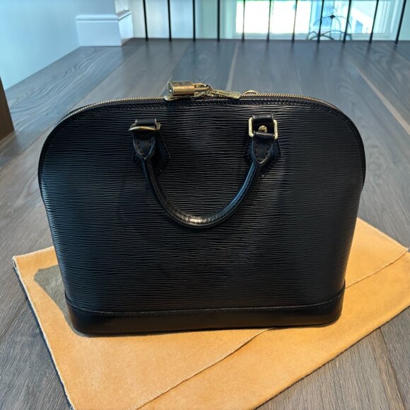 Louis Vuitton Alma PM - Picture 9 of 16